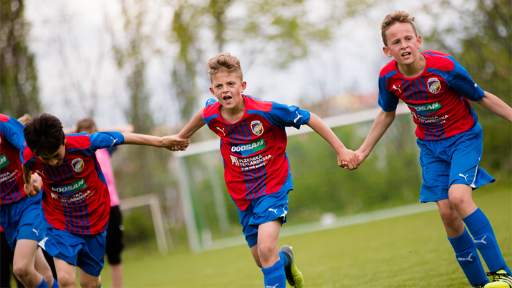 Výsledkový servis mládeže a žen: Výběry U13 a U12 rozdrtily Benešov, ženy vyhrály v Brně