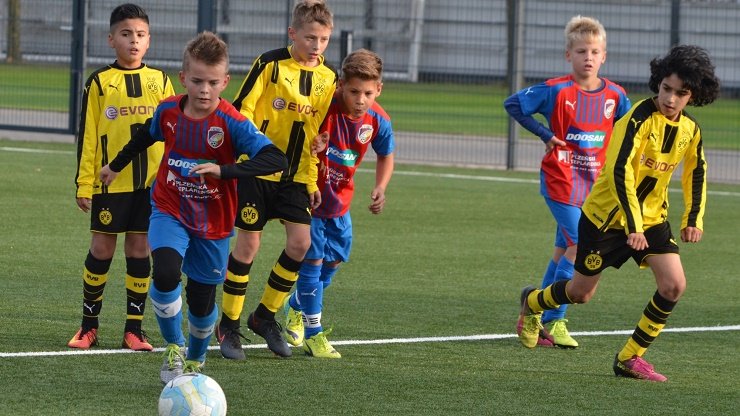Výběr U11 v Dortmundu: Potrápil Borussii, Leverkusen i Schalke a navštívil bundesligový zápas