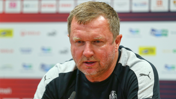 Jednoznačným cílem v pohárech je hrát skupinovou fázi, hlásí Pavel Vrba