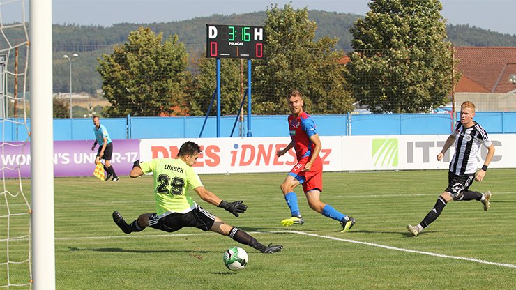Tomáš Chorý rozhodl hattrickem o vítězství juniorky nad Budějovicemi 4:2