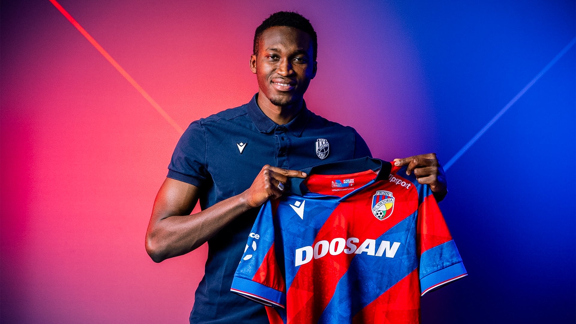 Posilou FC Viktoria Plzeň se stává útočník Baboucarr Faal | FC VIKTORIA  Plzeň