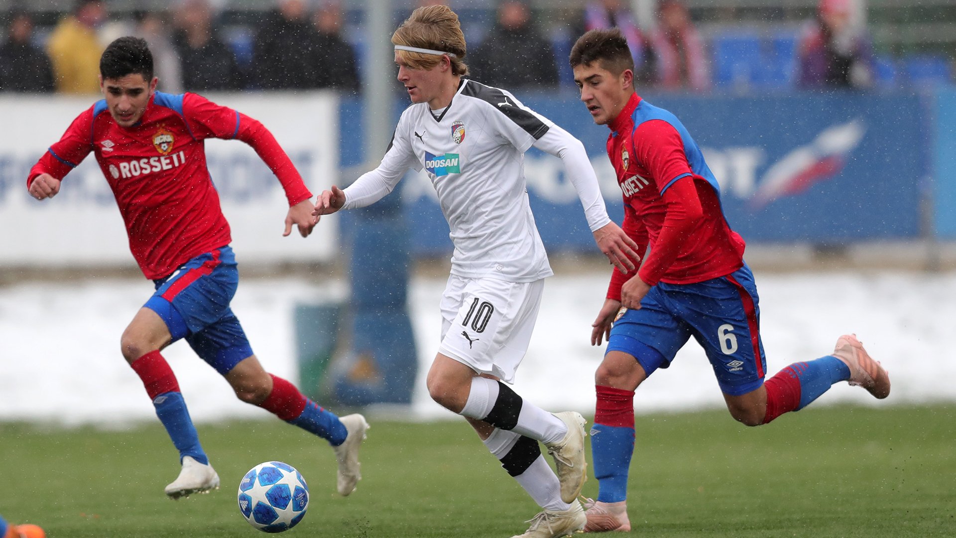 Dorostenci sahali v Moskvě po vítězství, s CSKA nakonec remizovali znovu 1:1