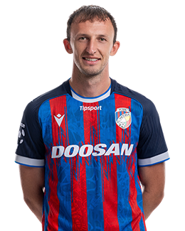 Matěj Valenta #32