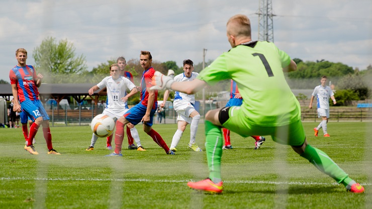 Devatenáctka vyhrála v Pardubicích, výběry U17 a U16 porazily Hradec Králové