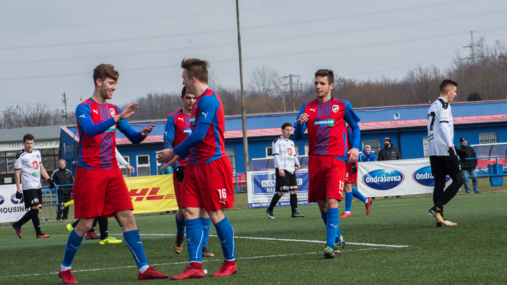 Juniorka hraje na Dukle, jarní ligovou sezonu zahájí U19 a U17