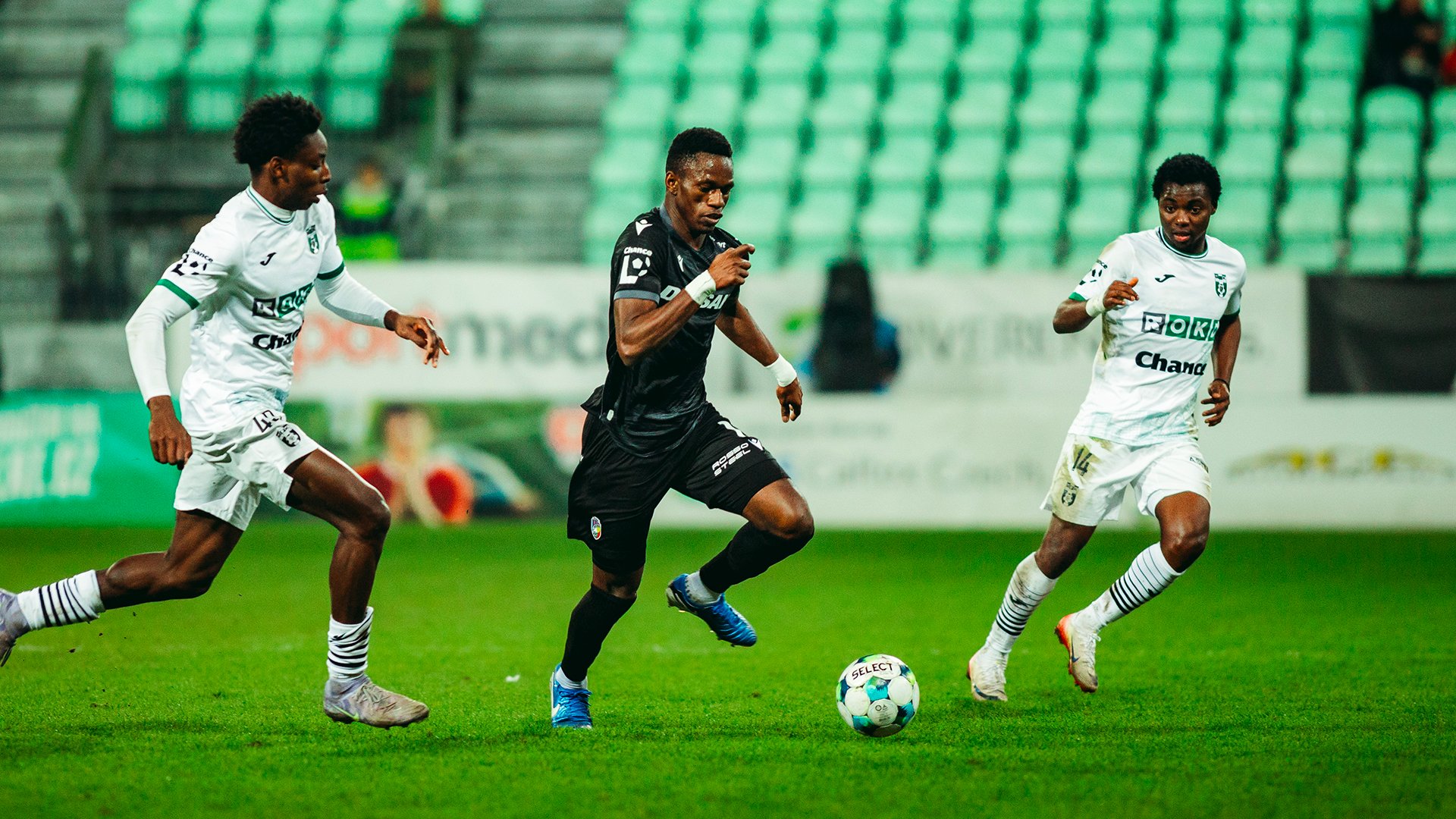 Konec v poh�ru, Viktoria padla v Karvin�