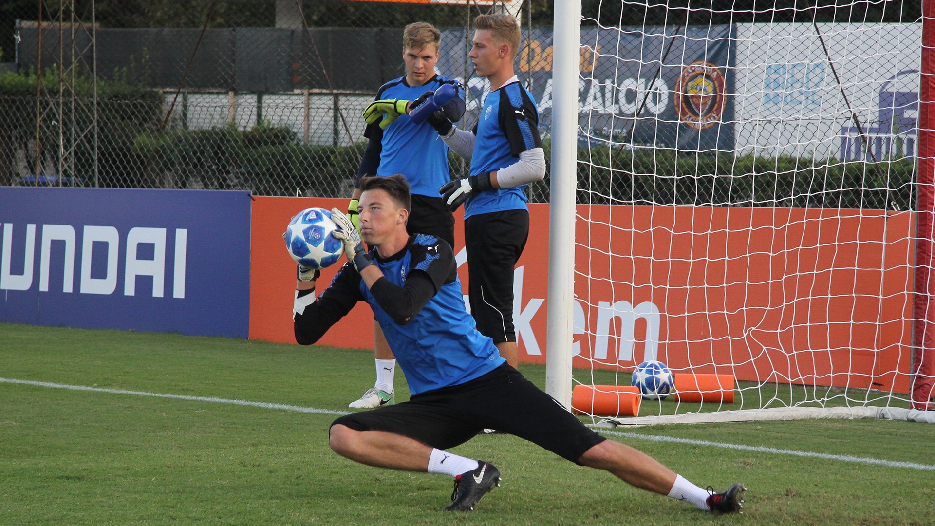 Tým U19 má za sebou trénink v Římě. Věříme si, říká brankář Mařík